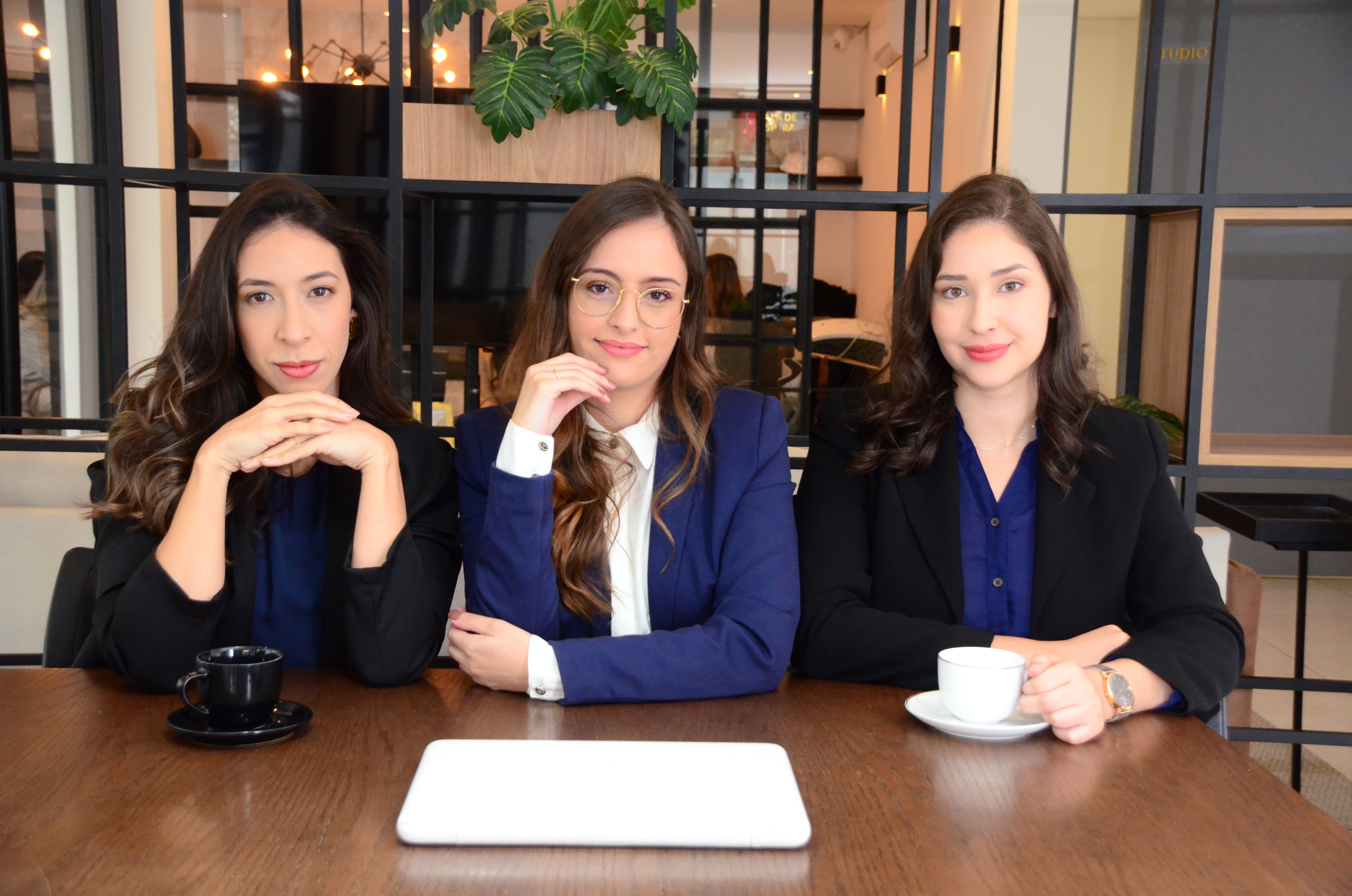 Equipe de advogadas do escritório Padua Bono e Gomes